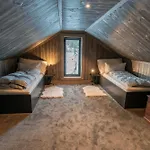 Luxury Home, Skiing, Sauna, Remote Office *
