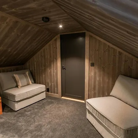 Luxury Home, Skiing, Sauna, Remote Office * Несбиен