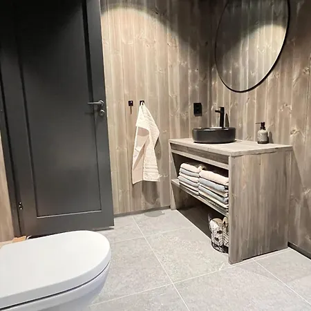 Luxury Home, Skiing, Sauna, Remote Office