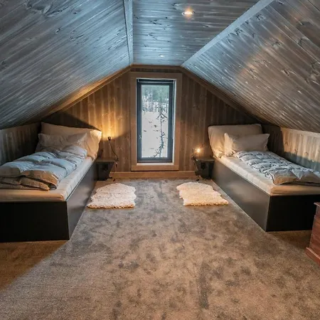 Luxury Home, Skiing, Sauna, Remote Office *