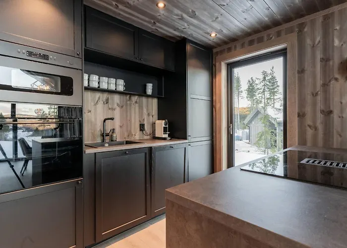 Luxury Home, Skiing, Sauna, Remote Office *