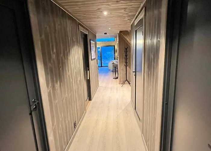 Luxury Home, Skiing, Sauna, Remote Office *