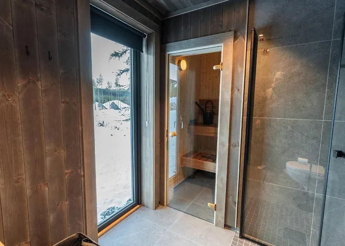 Luxury Home, Skiing, Sauna, Remote Office